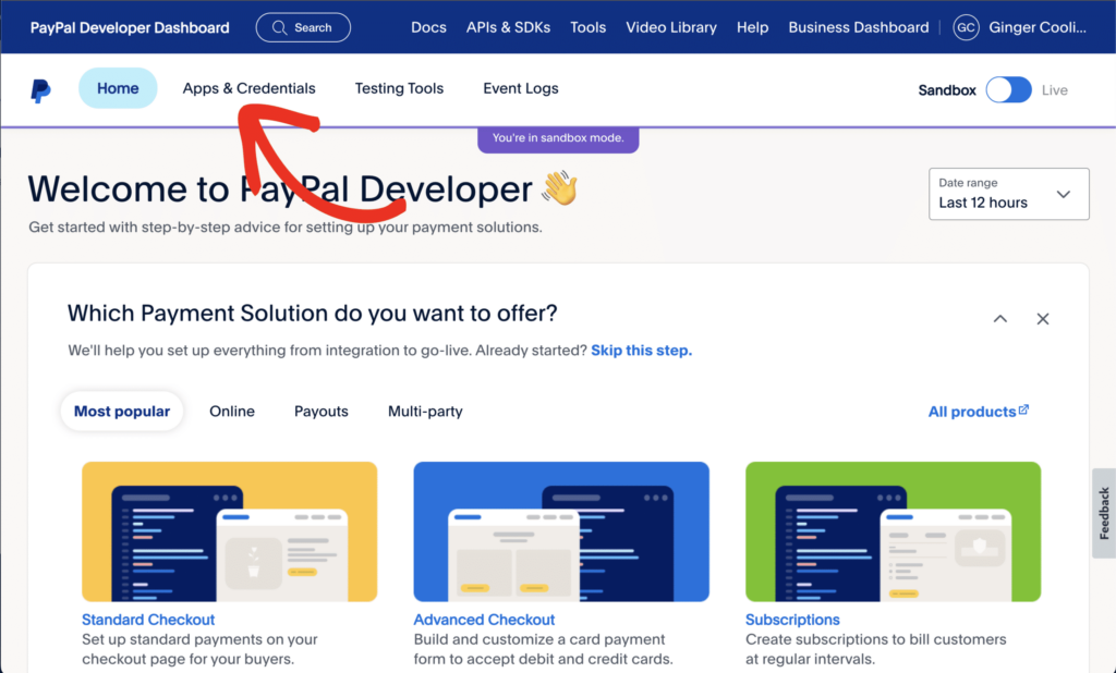 選択する[アプリと認証情報]メニューを示すPayPal開発者ページ