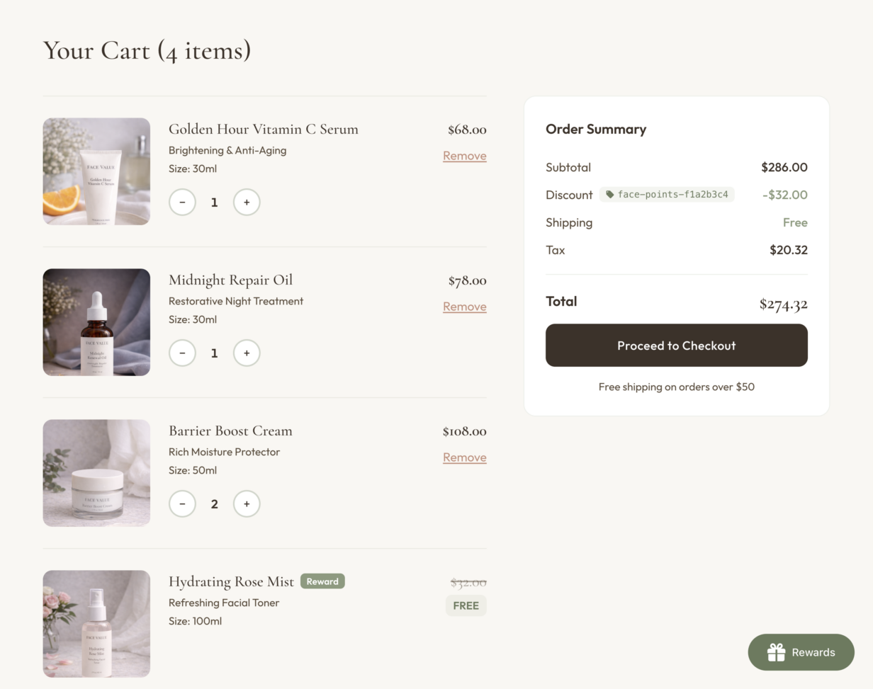 Carrito de WooCommerce que muestra una recompensa de producto gratuito con un descuento del 100 % aplicado automáticamente junto con los artículos habituales