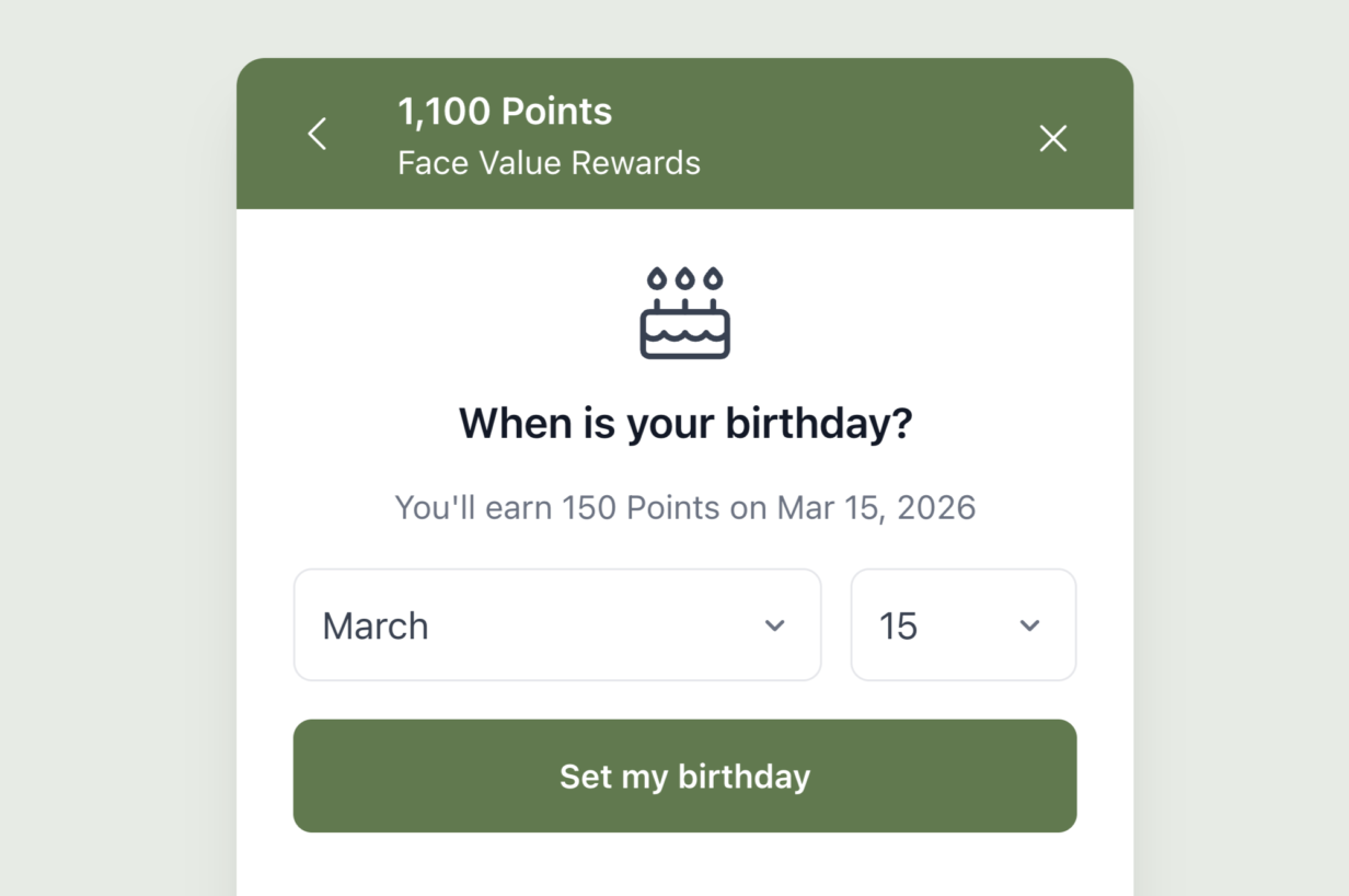 月と日のドロップダウン、および「誕生日を設定」ボタンが付いた報酬ウィジェットの誕生日日付ピッカー